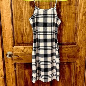 Black and white SHIEN plad tight dress